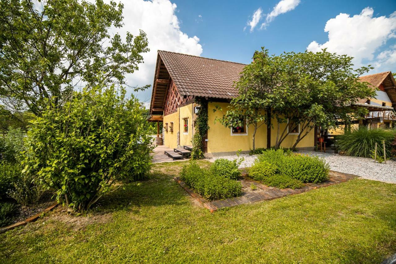 Apartment With Sauna Pr' Geci Добова Экстерьер фото