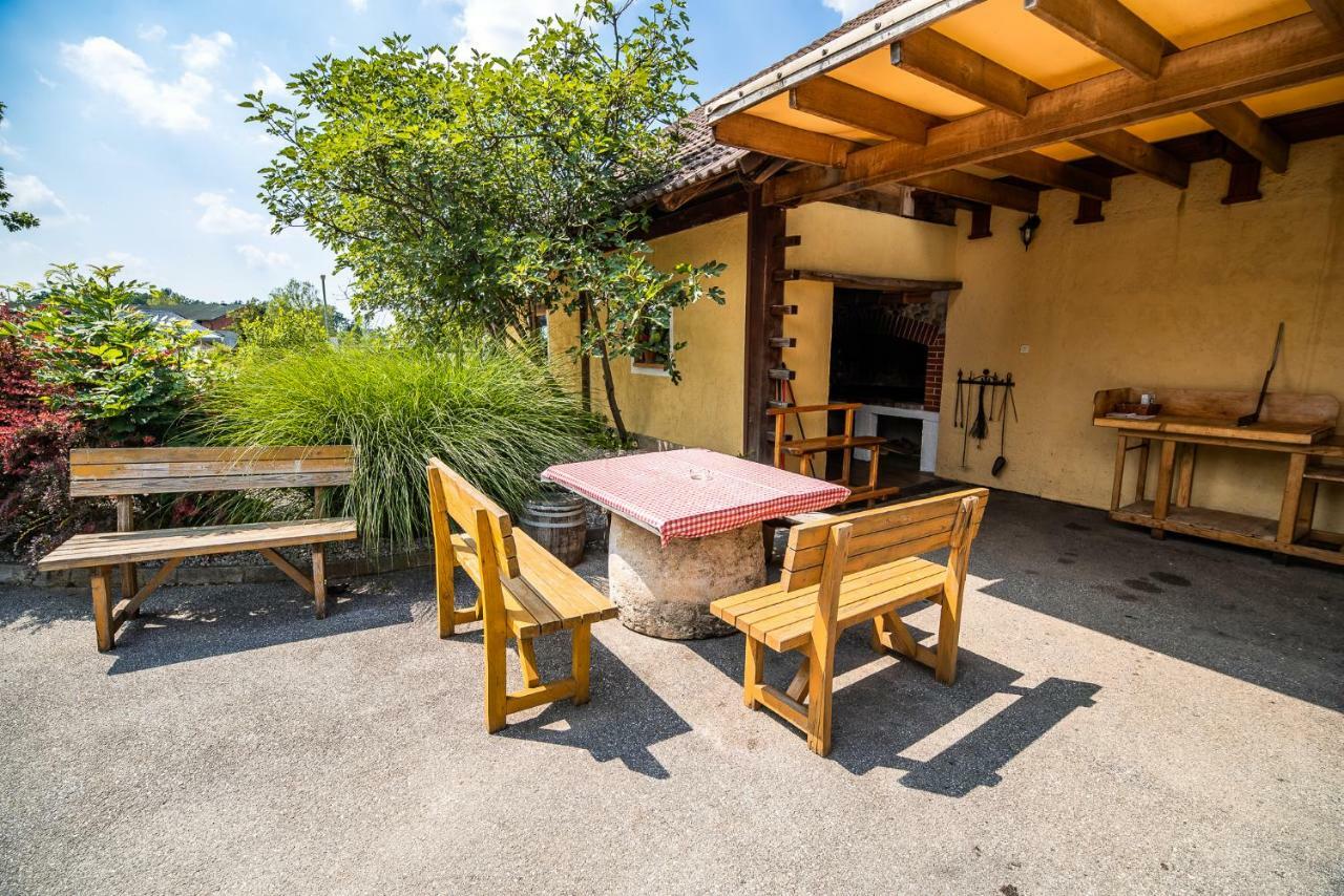 Apartment With Sauna Pr' Geci Добова Экстерьер фото